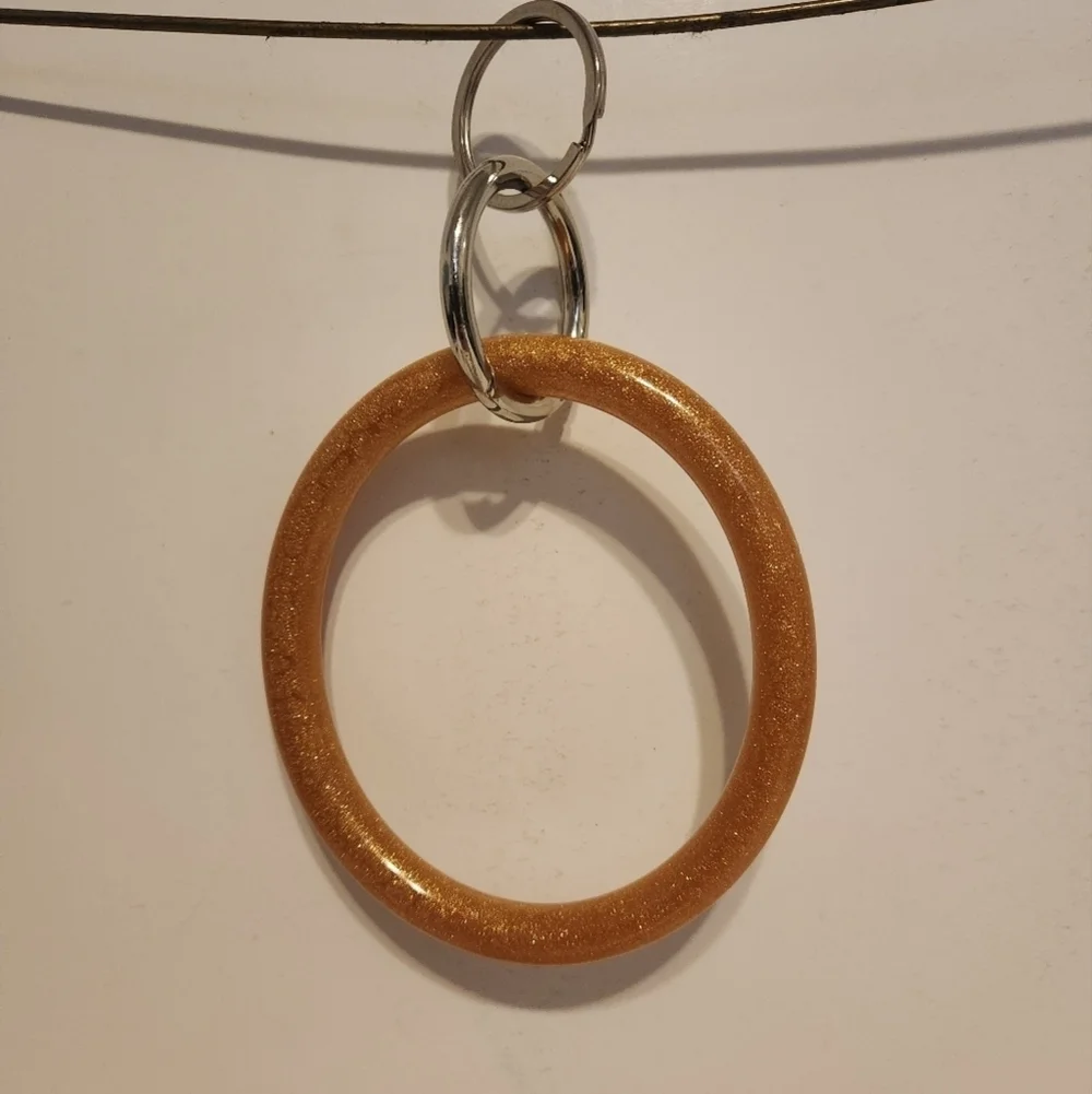 Like New Gold sparkly key and Keychain holder